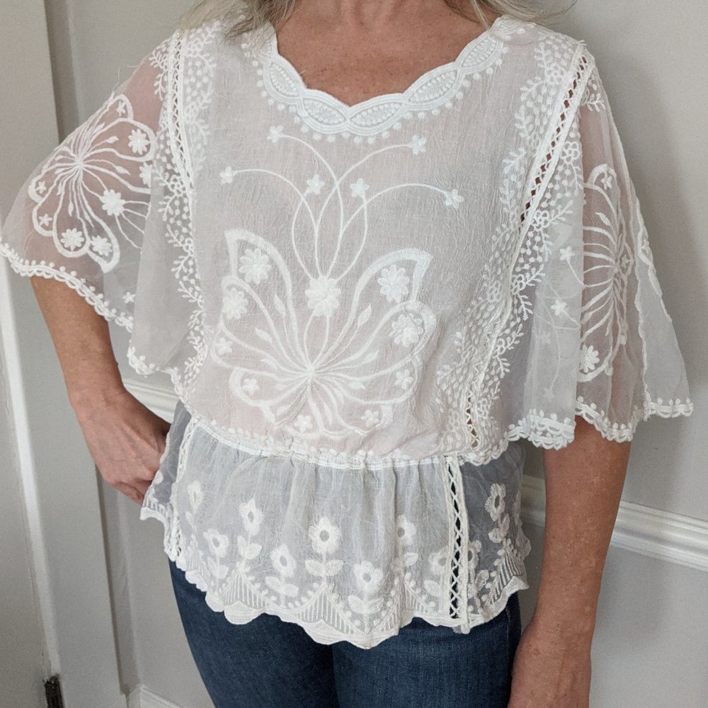 White Embroidered Lace Short Sleeve Top